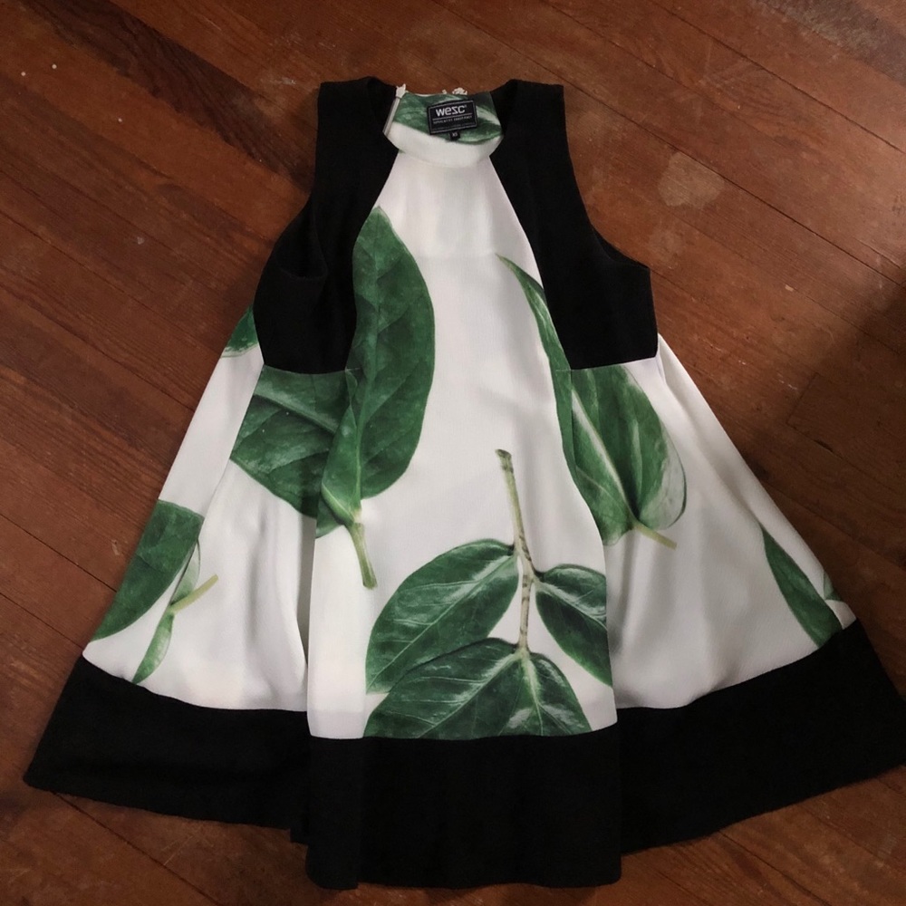 Wezc Leaf Print Dress